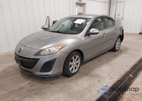 2011 Mazda Mazda3 I Touring z USA, uszkodzony, nr VIN JM1BL1VF4B1497974